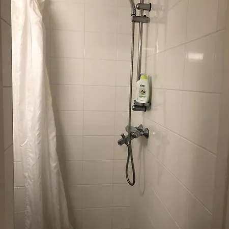 Puutaloyksioe 1 Km Turun Rautatieasemalta *