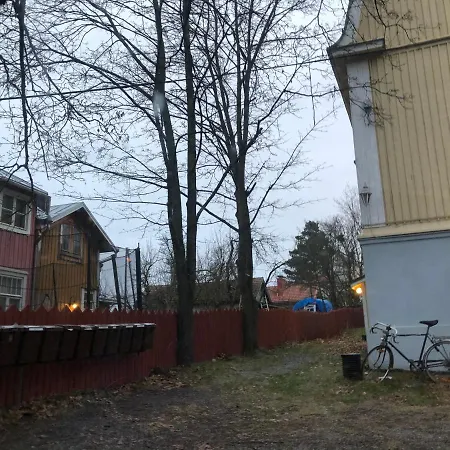 Puutaloyksioe 1 Km Turun Rautatieasemalta