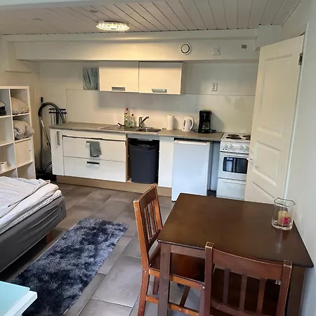 Puutaloyksioe 1 Km Turun Rautatieasemalta Appartement Turku