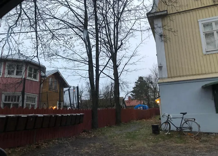 Puutaloyksioe 1 Km Turun Rautatieasemalta