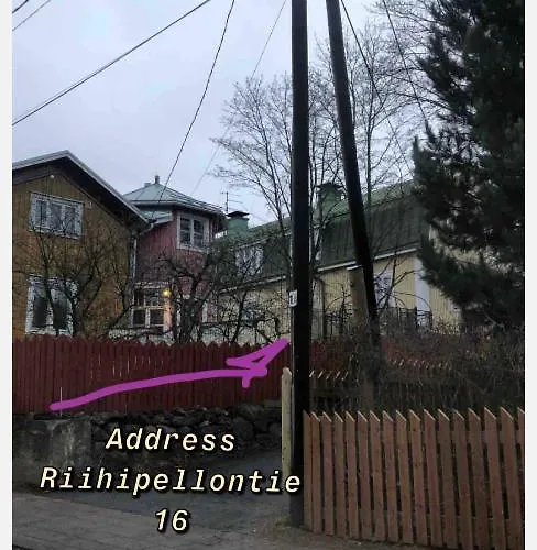 Puutaloyksioe 1 Km Turun Rautatieasemalta Διαμέρισμα *